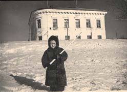 Дом на набережной Перерытицы. Толик Буцкий. Фото Володи  Буцкого. 1958